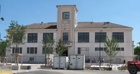 Artisan Monte Escalier Pose monte escalier Décines-Charpieu