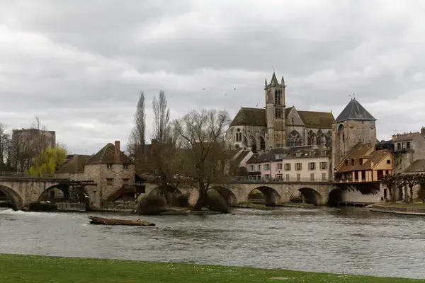 Artisan Monte Escalier Pose monte escalier Moret-Loing-et-Orvanne
